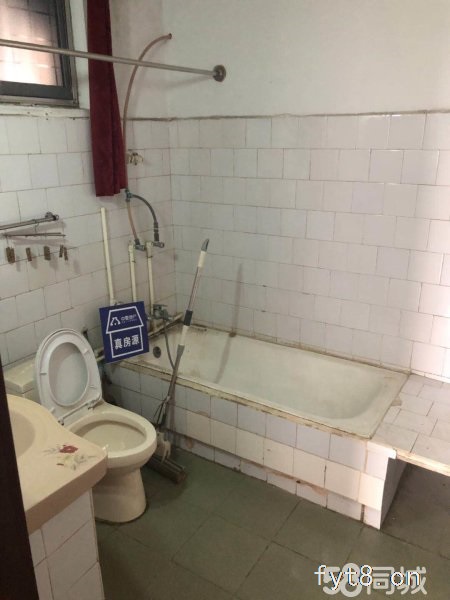 特价房源 市政府西边一点公正处院后计省委家属院!