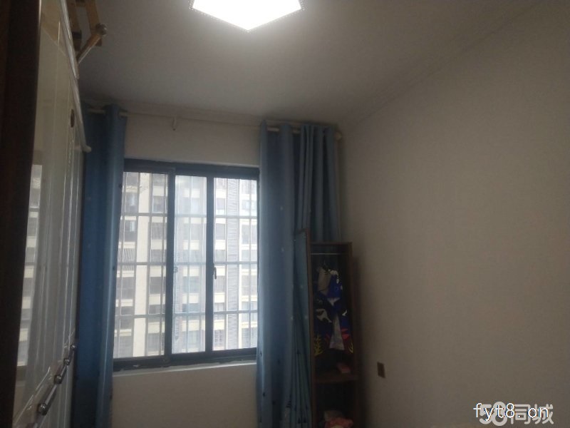 国祯精装入住不到半年 满五唯一出售 不限首付 随时看房